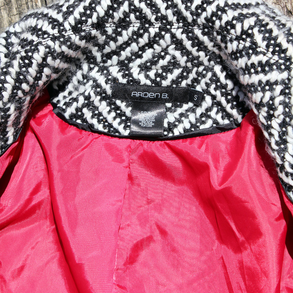 Arden B. Zebra Chevron Puff Sleeve 6x2 Button Coat - Picture 6 of 8